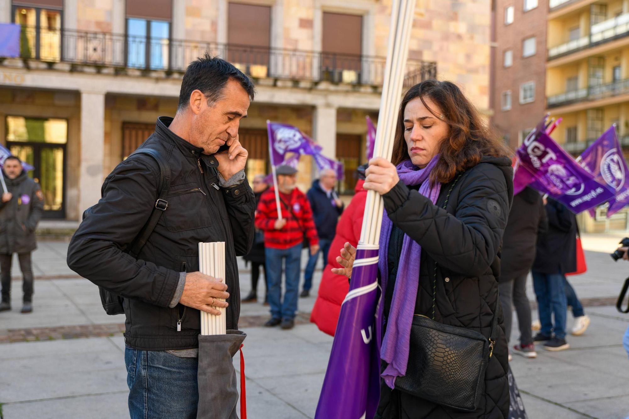 GALERÍA | Zamora simboliza así su rechazo al machismo en el 25N