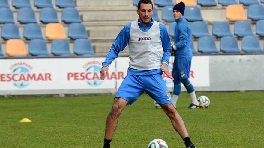 Capi era el año pasado el jugador más alto y veterano de toda la plantilla granate. // Rafa Vázquez