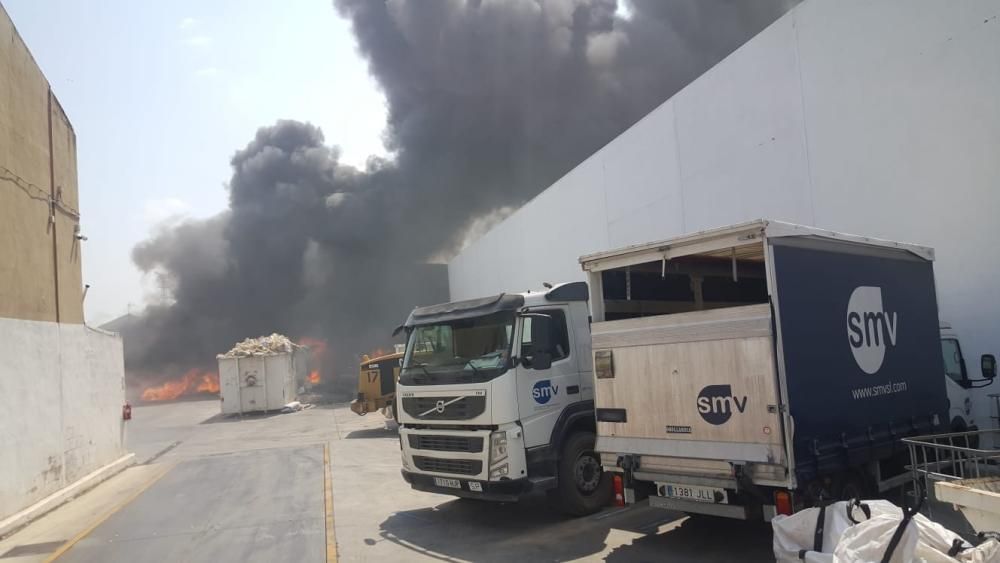 Incendio en una nave de Alboraia