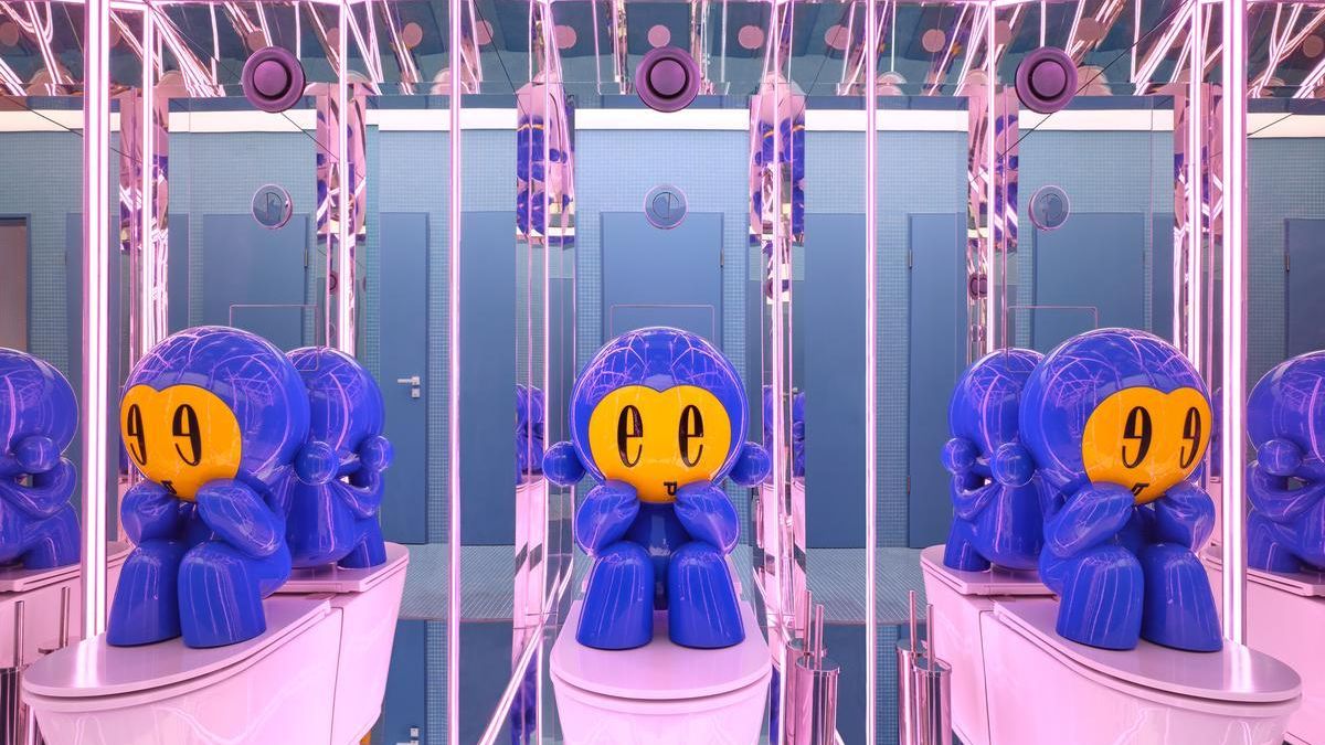 Parece una galería de arte pop pero es un baño público: Así es la experiencia inmersiva y secreta de Budapest que cuesta menos de tres euros
