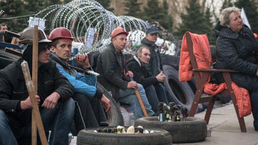 Un grupo de protestantes prorrusos en Donetsk.