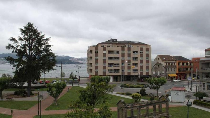 El edificio Salitre que estaba afectado por la Ley de Costas de 1988 antes de la modificación. // S.A.