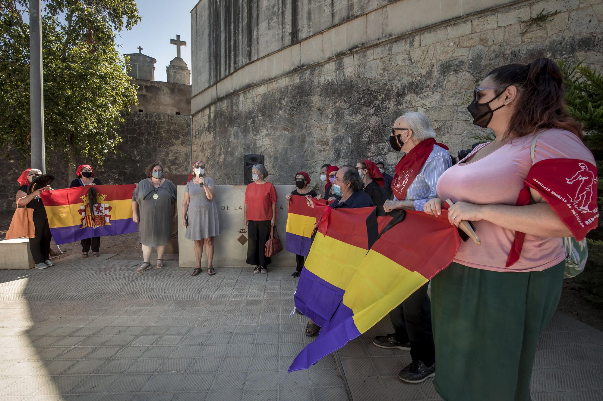 Las banderas de una treintena de municipios de Mallorca ondearán a media asta contra el golpe franquista