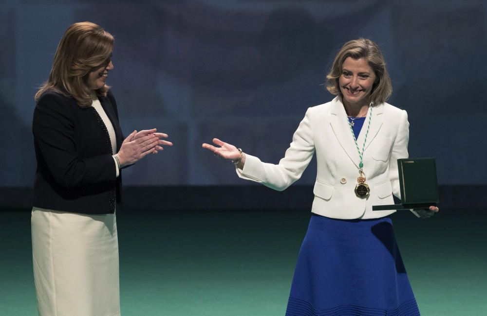 SUSANA DÍAZ ENTREGA LAS MEDALLAS DE ANDALUCÍA