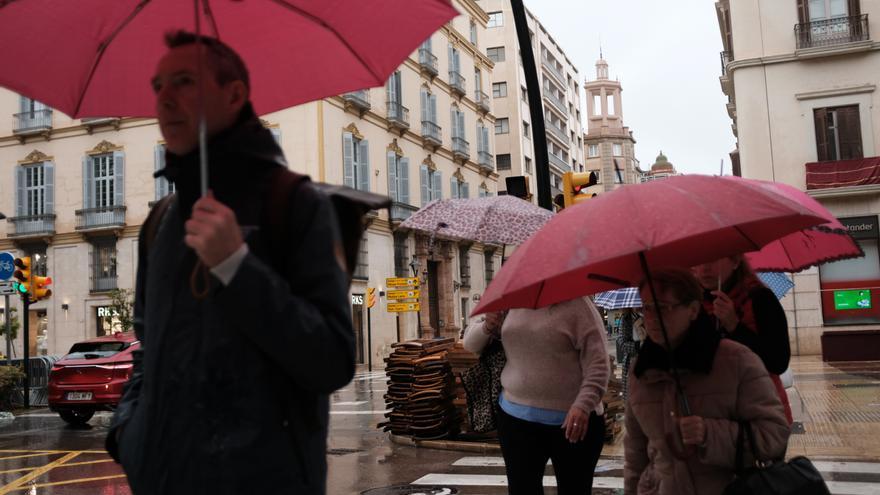 El 112 gestiona una veintena de incidencias por el temporal en Málaga