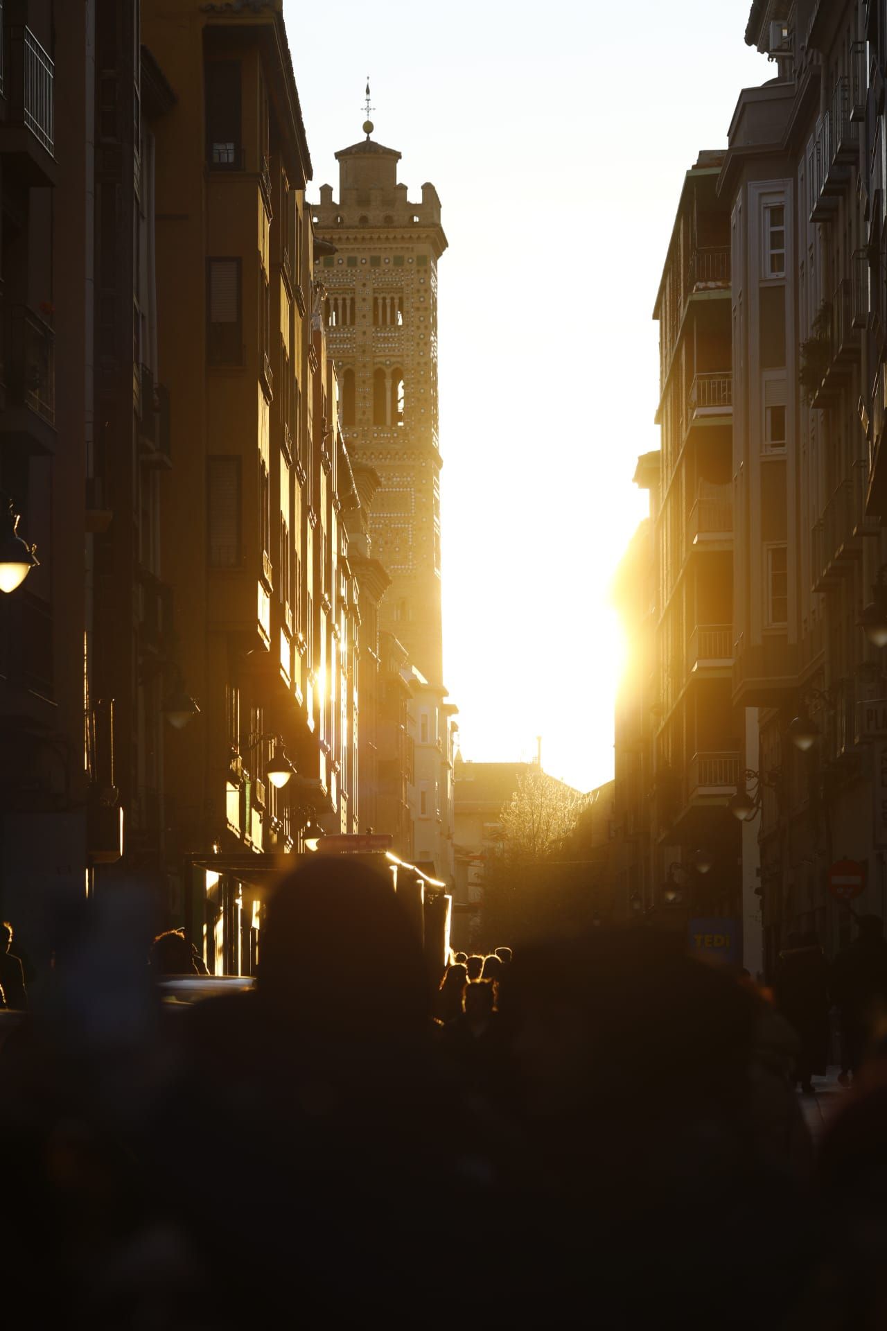 EN IMÁGENES | Así ha sido el hermoso solsticio de invierno en la calle Mayor de Zaragoza