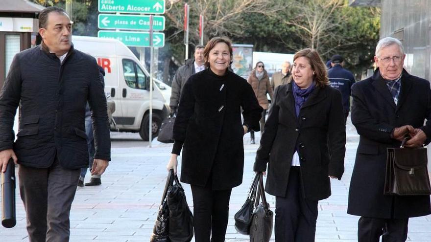 Javier Domingo, a la izquierda, en una visita al Ministerio de Fomento con la Alcaldesa y los ediles Lucía García Serrano y Manuel Arrieta.