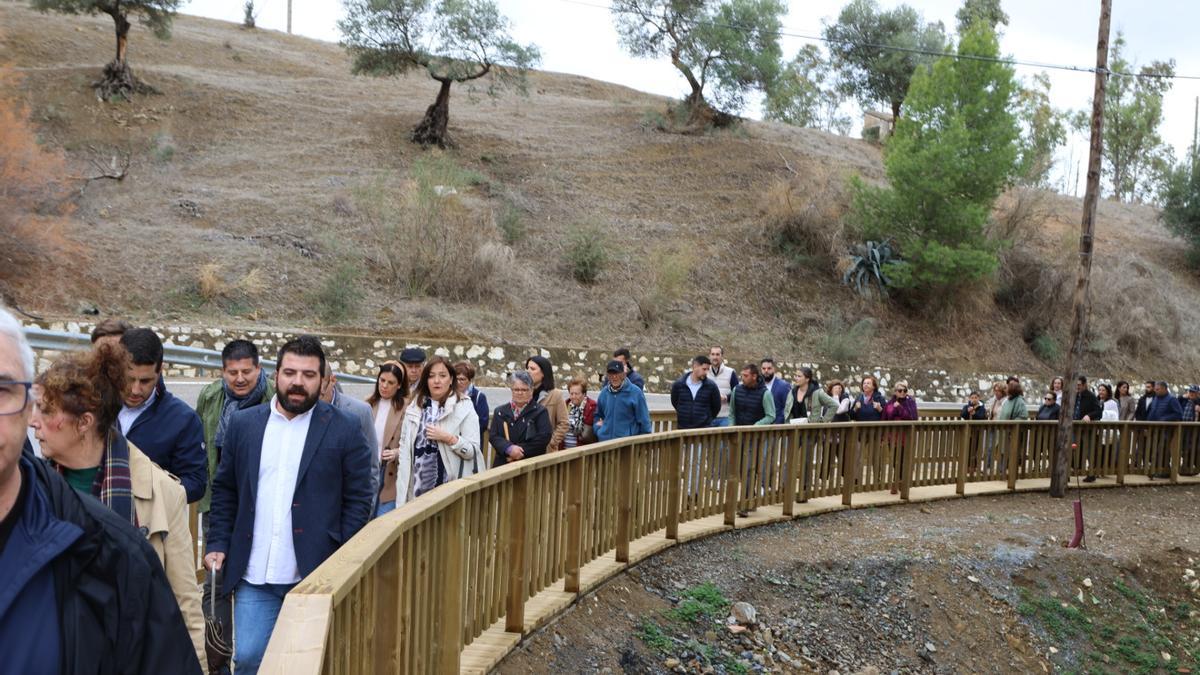 Vecinos de Pizarra, en la apertura del nuevo tramo del Corredor Verde del Guadalhorce.