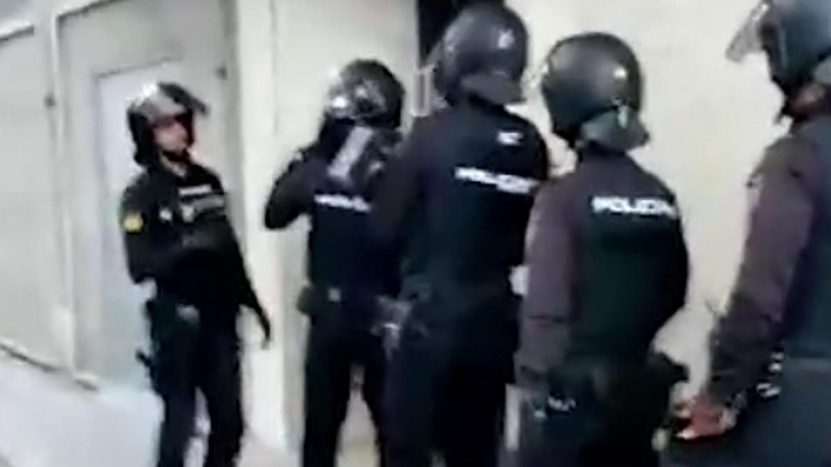 Detenidos seis trinitarios por machetear a un joven en Madrid que quería salir de la banda