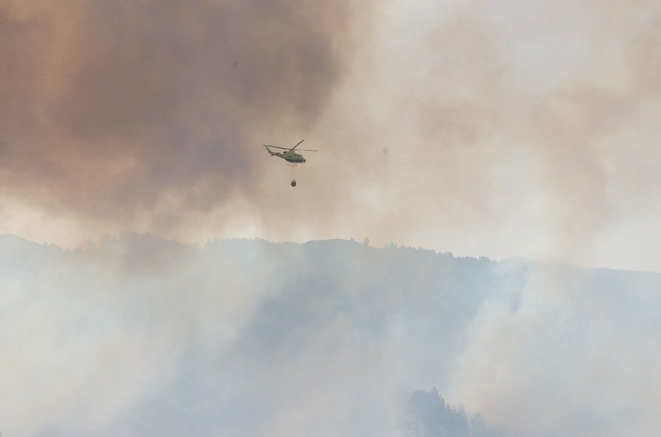 El incendio de La Palma pasa a nivel 2 y se desaloja por precaución a decenas de vecinos