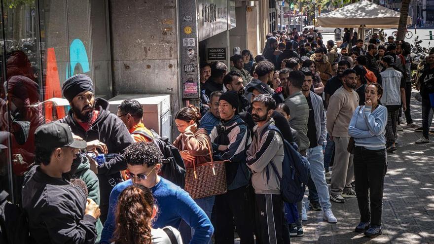 Registradas más de 13.500 solicitudes telemáticas el primer día de la regularización de inmigrantes