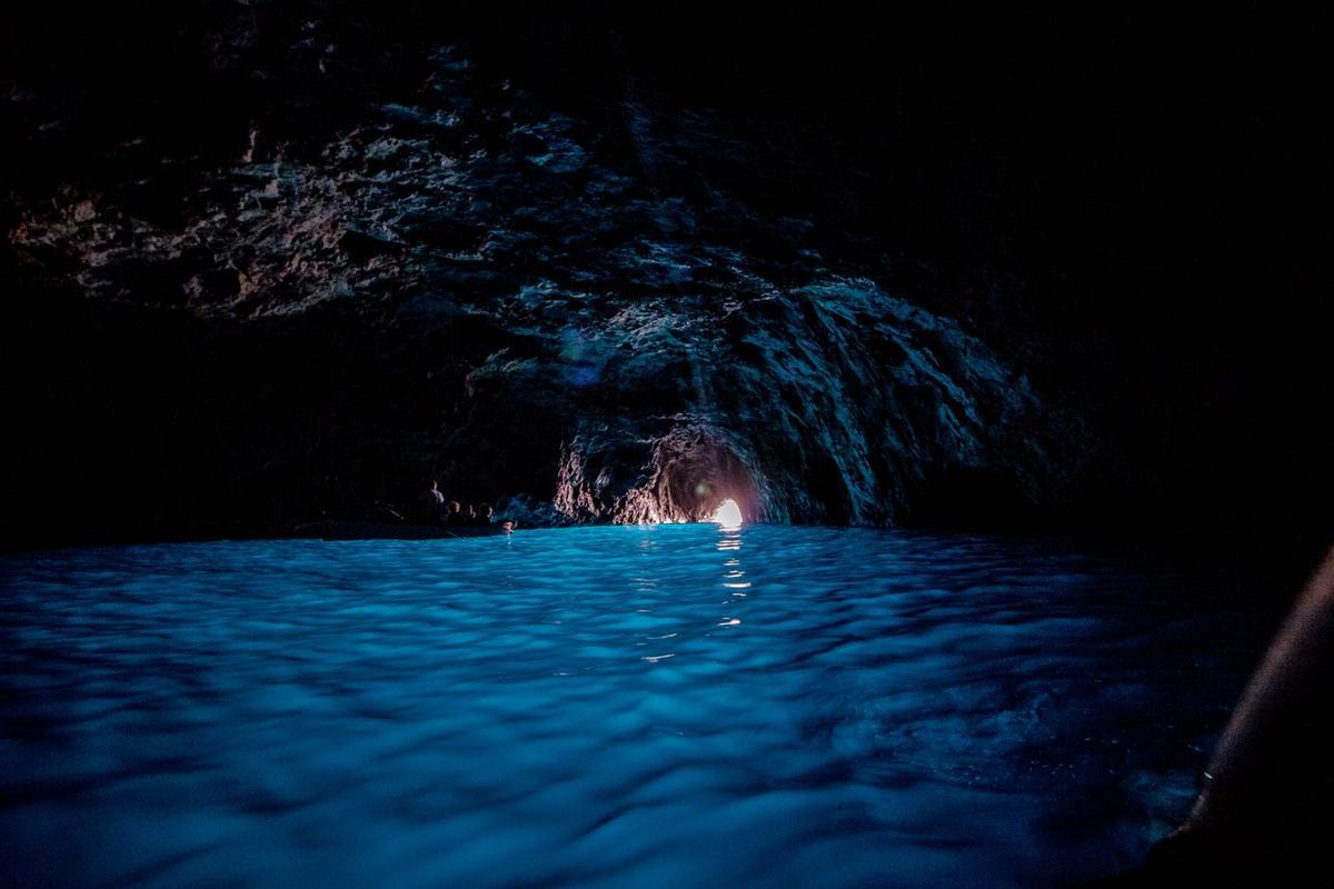 Gruta Azul en Capri, Italia.