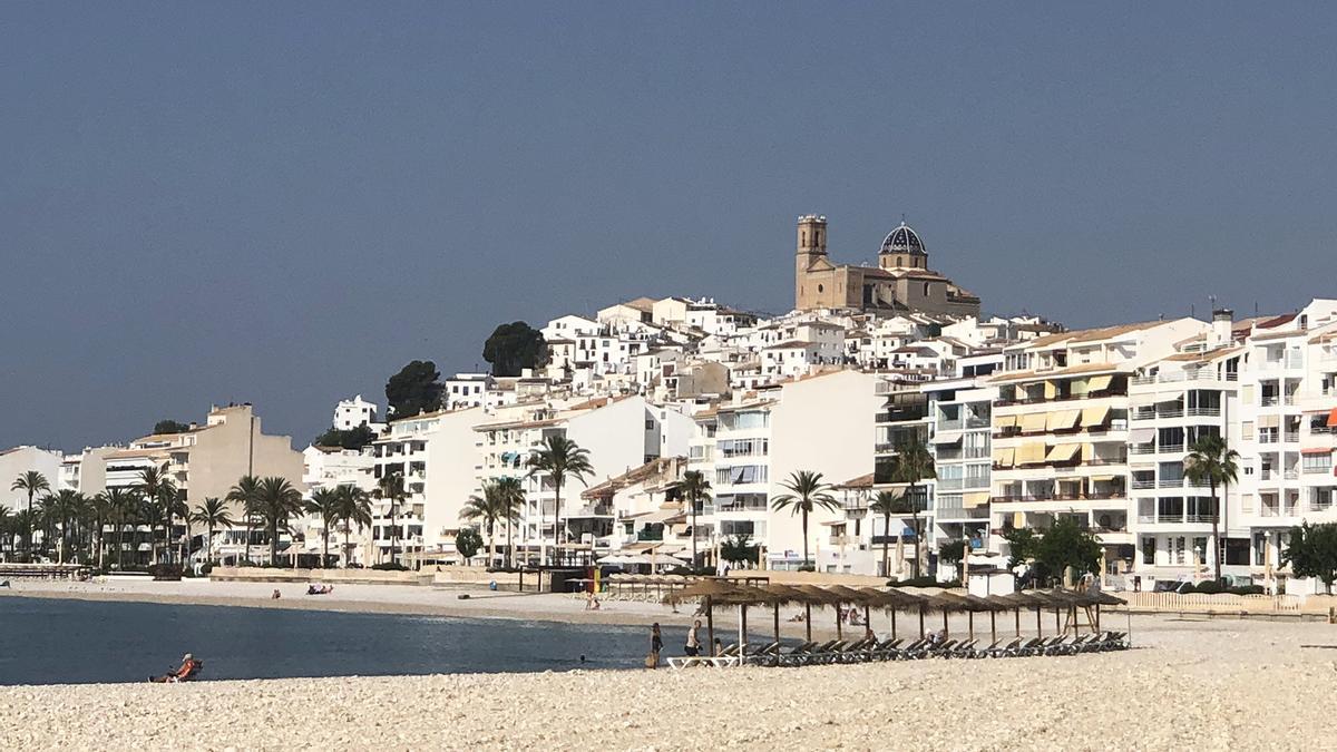 La Diputación de Alicante destina más de 715.000 euros a Altea para Bonos Consumo y el Plan +Cerca 2026, según el PP local