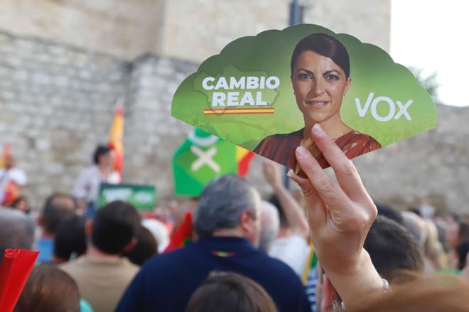 Macarena Olona cambia de rumbo: de aspirar a presidir Andalucía con Vox a mirar "al otro lado del Atlántico"