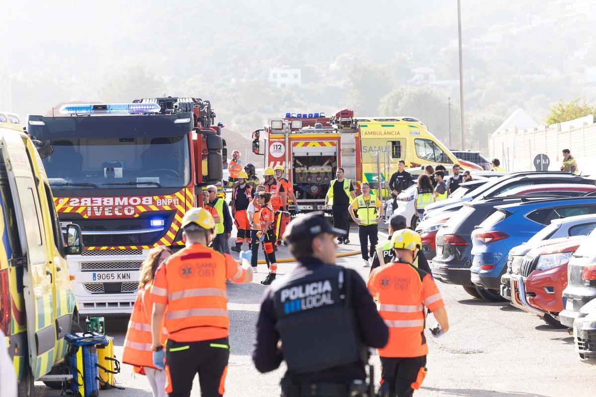 Impresionantes imágenes de los destrozos provocados por la explosión de un piso en Ibiza