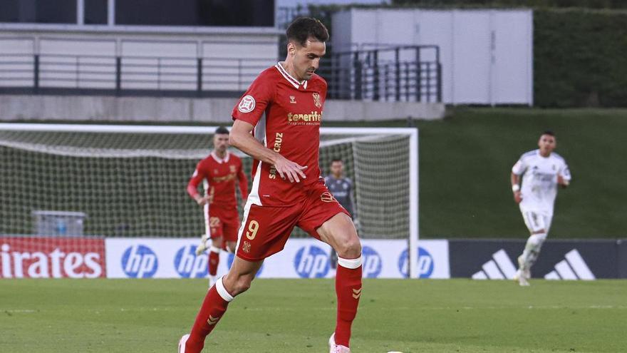 Jesús de Miguel no contempla irse si surgen ofertas: las palabras que revelan su compromiso total con el CD Tenerife