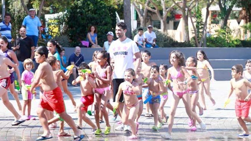 Fiesta del agua en el parque de la Paz.