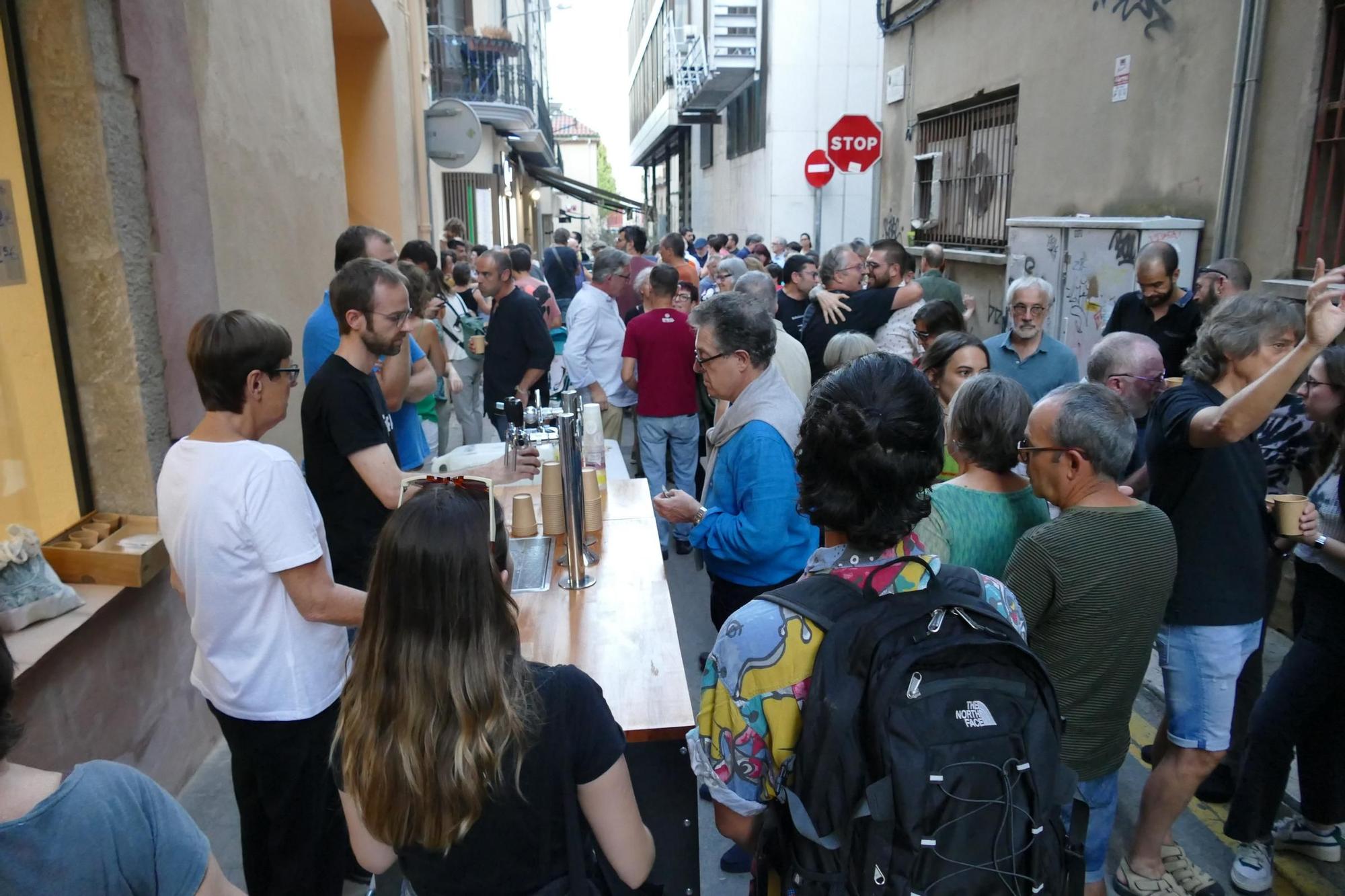 El nou Ateneu de Figueres atrau desenes de persones el dia de la seva inauguració