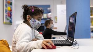 Més dones al sector tecnològic, menys fractura digital de gènere