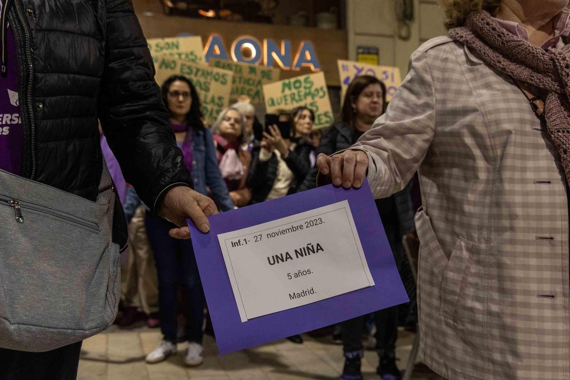 Cientos de personas protrestan en Alicante contra la violencia machista