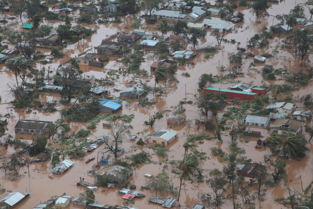 La firma gallega salva la vida a más de 300 personas tras el mayor ciclón de la historia de Mozambique.