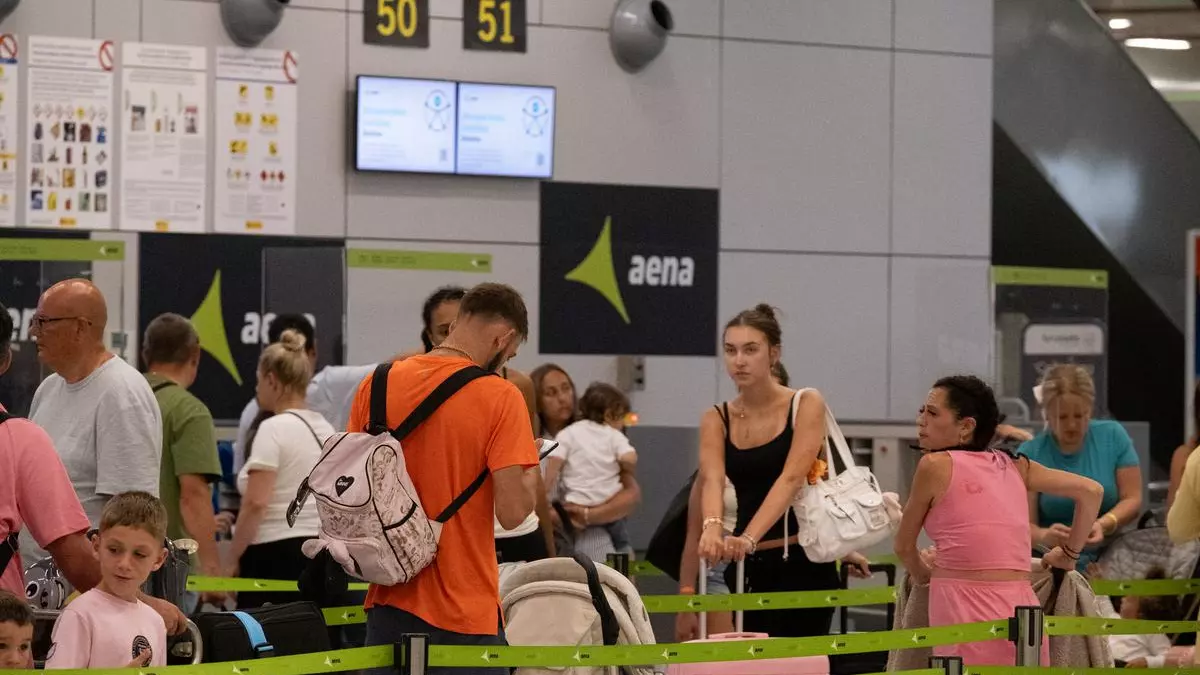 Indignación en el aeropuerto de Mallorca: un turista roba un buggy destinado a personas con movilidad reducida