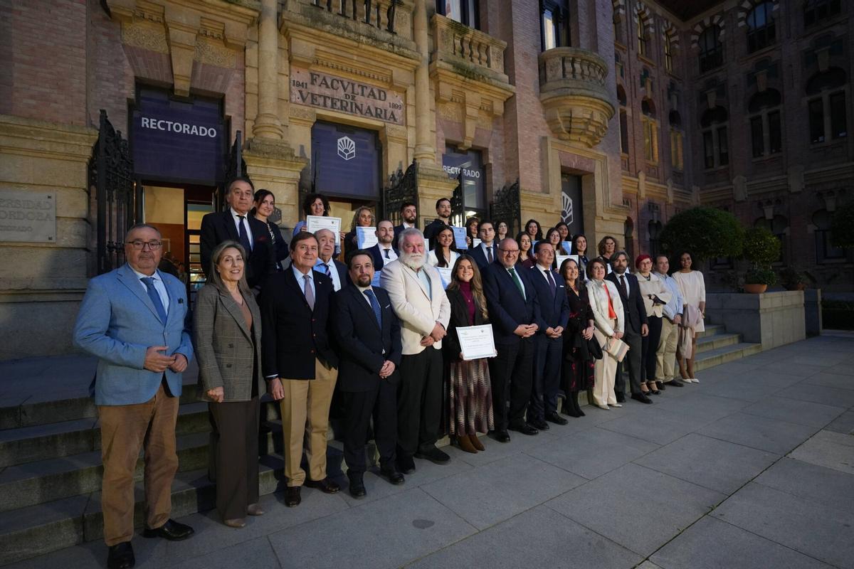 La UCO y Caja Rural del Sur premian a los mejores expedientes de grado ...