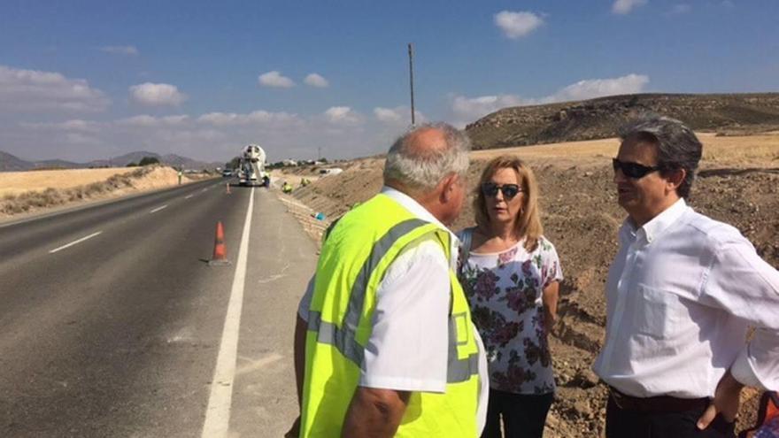 Fomento invierte 85.000 euros en obras de limpieza y en las carreteras en Lorca