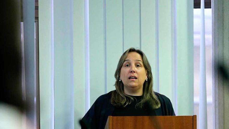 Marta Magadán durante la lectura de su tesis, ayer.