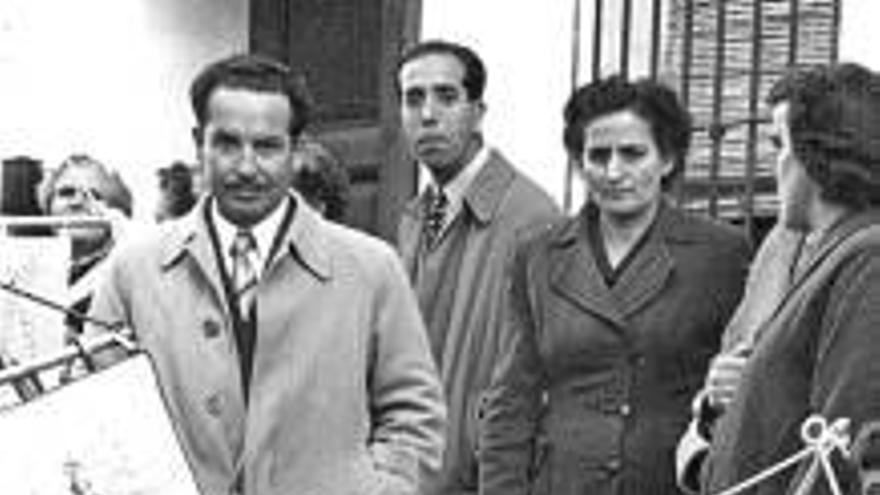 «Cosins Paloma» (Paquito amb boina). Processó Xiquet Jesús de Praga. Carmelites, any 1954.