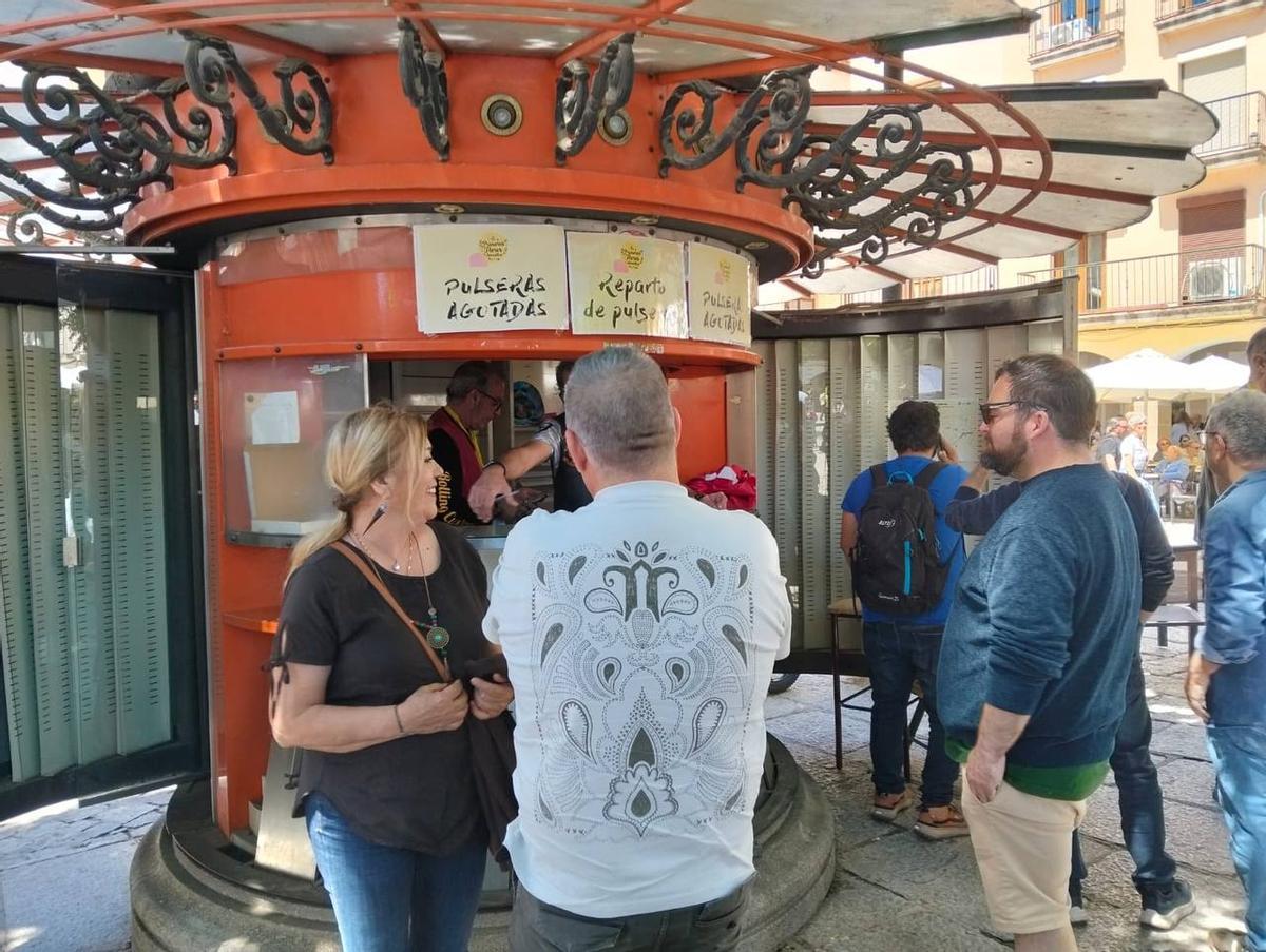 Fotogalería | Un festival en homenaje a Robe: las imágenes de la jornada en Plasencia Fotogalería | Un festival en homenaje a Robe: las imágenes de la jornada en Plasencia