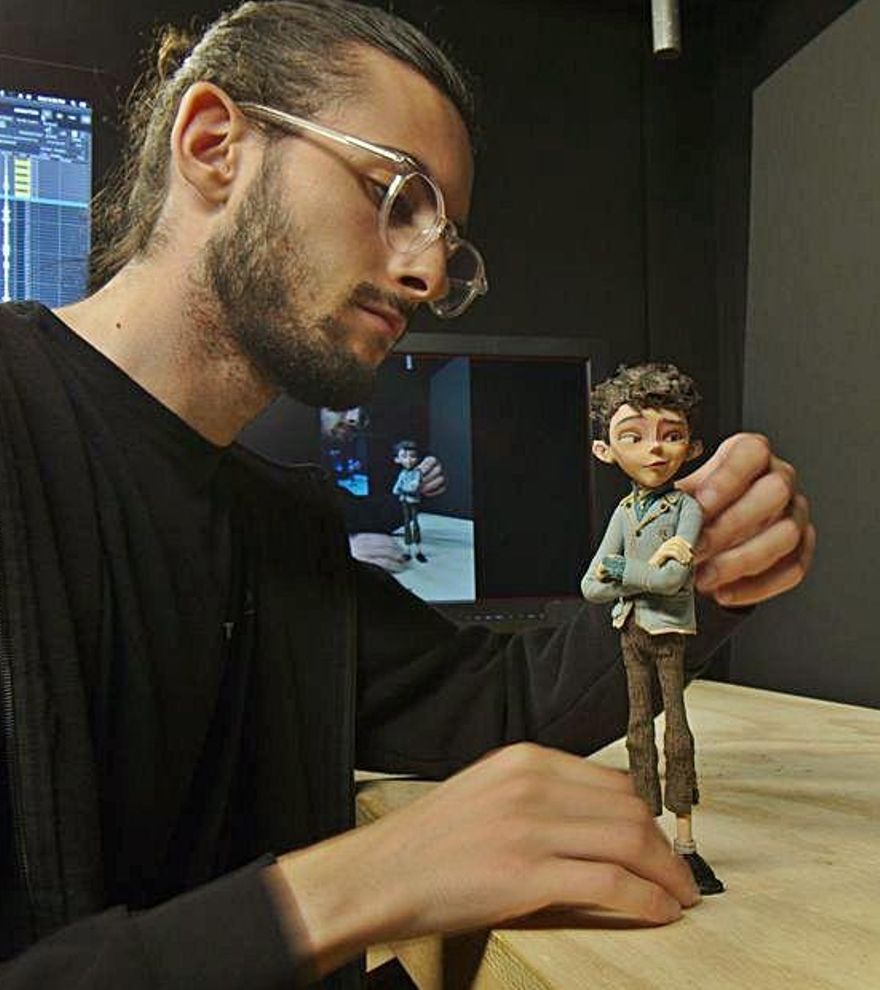 Imagen de archivo de Abel Carbajal con Eggs, en Laika Studios.