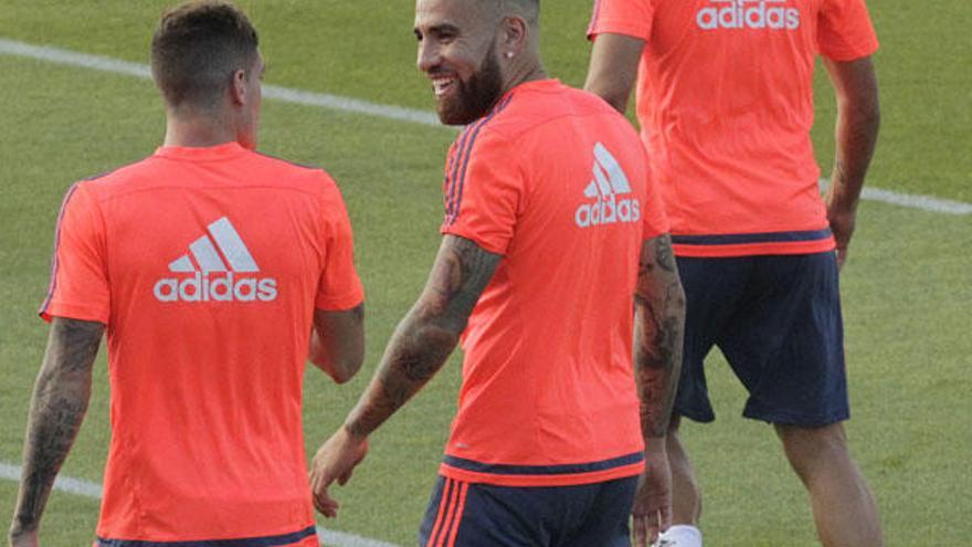 El futuro de Otamendi, en su recta final