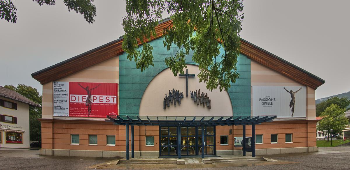 La obra siempre se representa en el mismo teatro