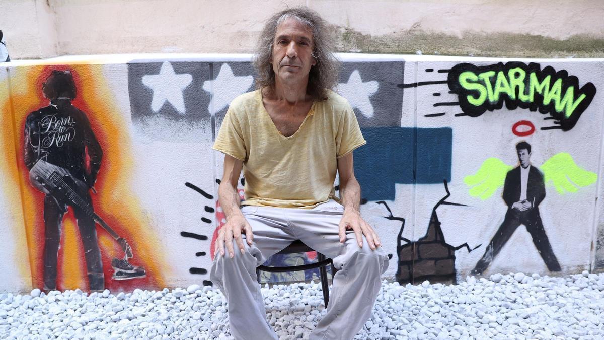 Robe Iniesta, su guitarra 'Rebeldía' y una campaña solidaria - Levante-EMV