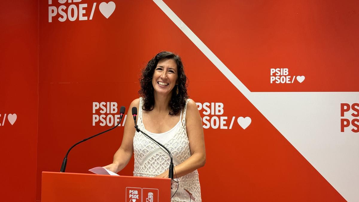 La portavoz de Educación del PSIB, Amanda Fernández.
