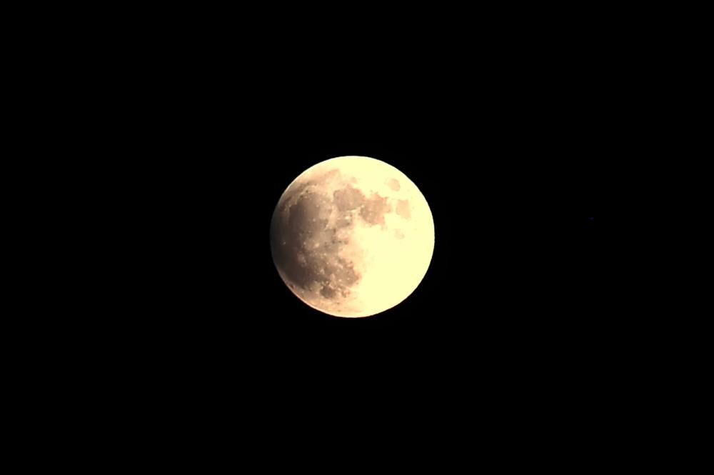 Eclipse lunar visto desde Santa Pola