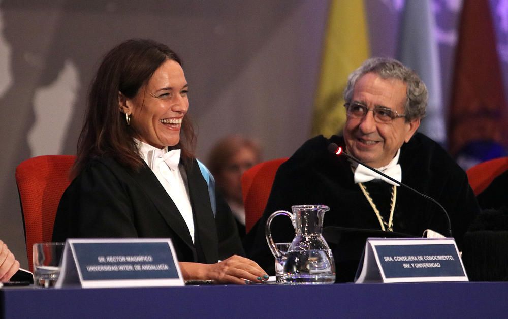 El rector de la Universidad de Málaga (UMA), José Ángel Narváez, defiende el valor de la universidad pública en la apertura del curso académico.