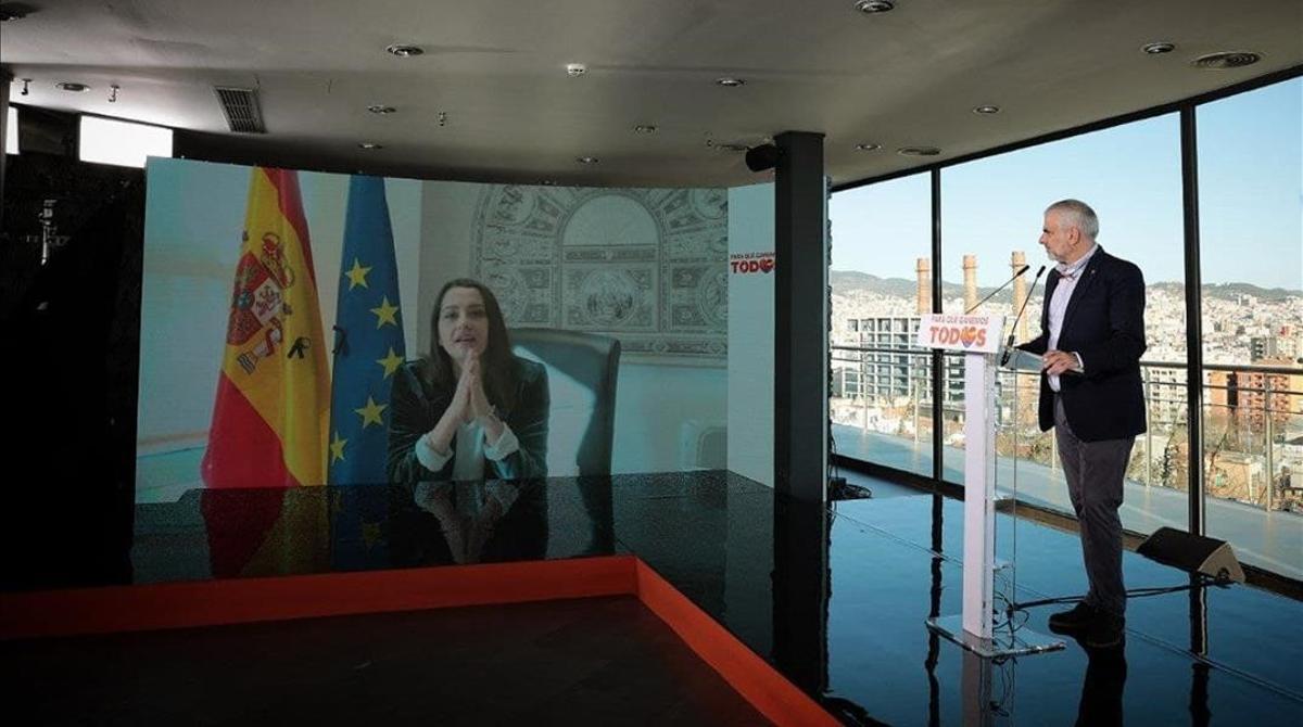 Carlos Carrizosa (Cs) escucha la intervención por videoconferencia de la presidenta del partido, Inés Arrimadas. Carlos Carrizosa (Cs) escucha la intervención por videoconferencia de la presidenta del partido, Inés Arrimadas.