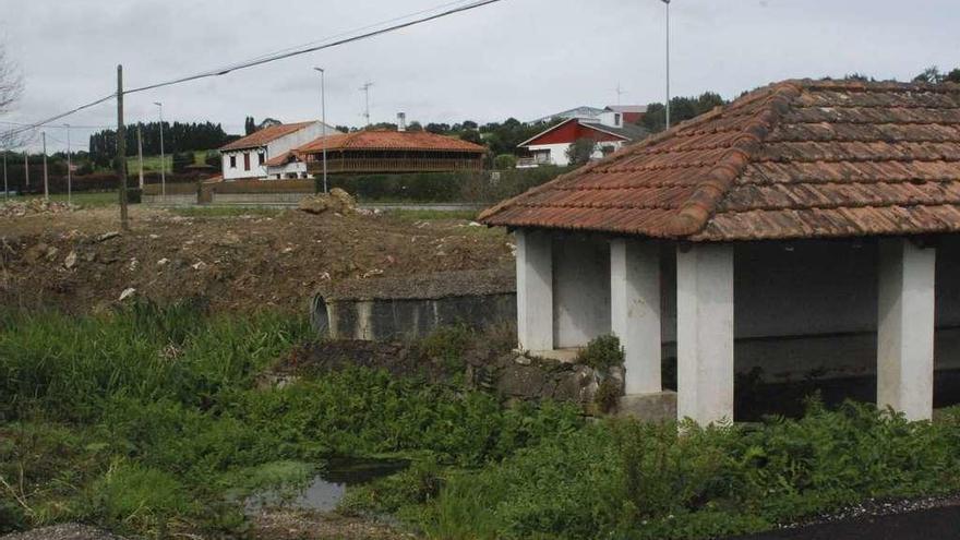 La finca en la que según los vecinos de la zona se han realizado obras de urbanización que interfieren en el objetivo de recuperar la fuente de Cantalarrana.