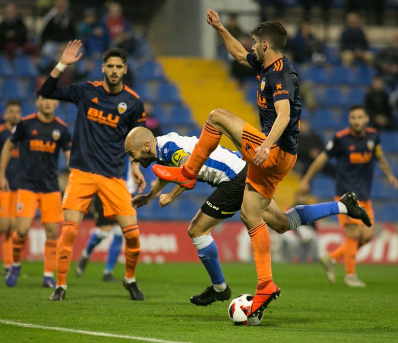 El Hércules remonta al Mestalla con goles de Pablo Íñiguez y Carlos Martínez