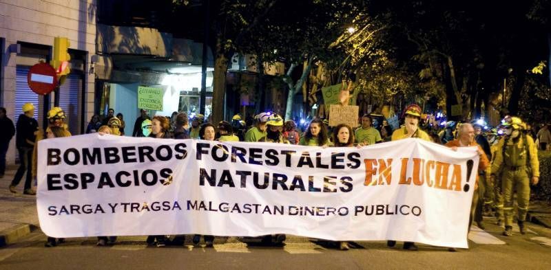 Fotogalería de la marcha de los bomberos forestales