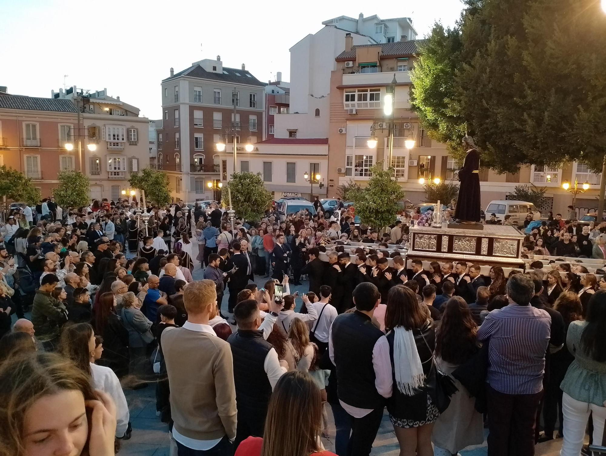 El traslado del Señor del Rescate a la calle Agua tras su triduo en la Victoria