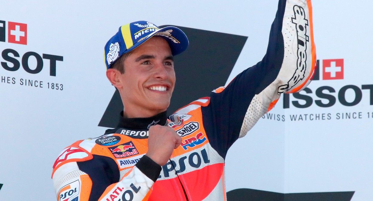 Márquez celebra su segundo puesto en el GP de Aragón