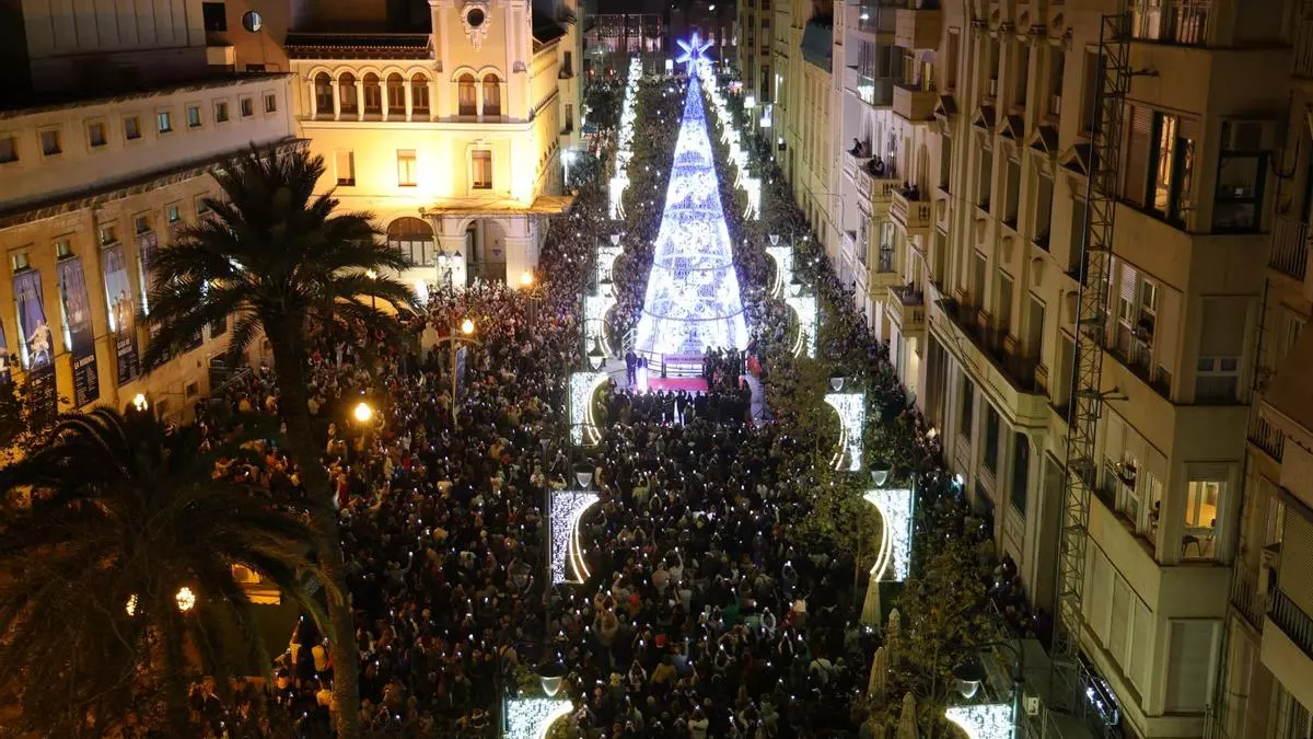 Alicante ultima las luces de Navidad más caras de su historia: nuevas calles, más adornos y diseños exclusivos