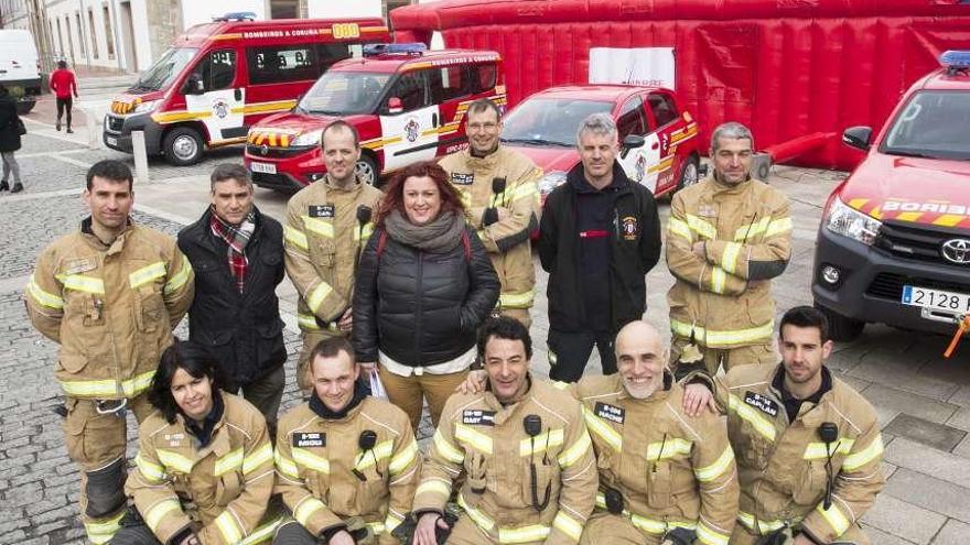 Los bomberos honran a su patrón con actividades y nuevos vehículos