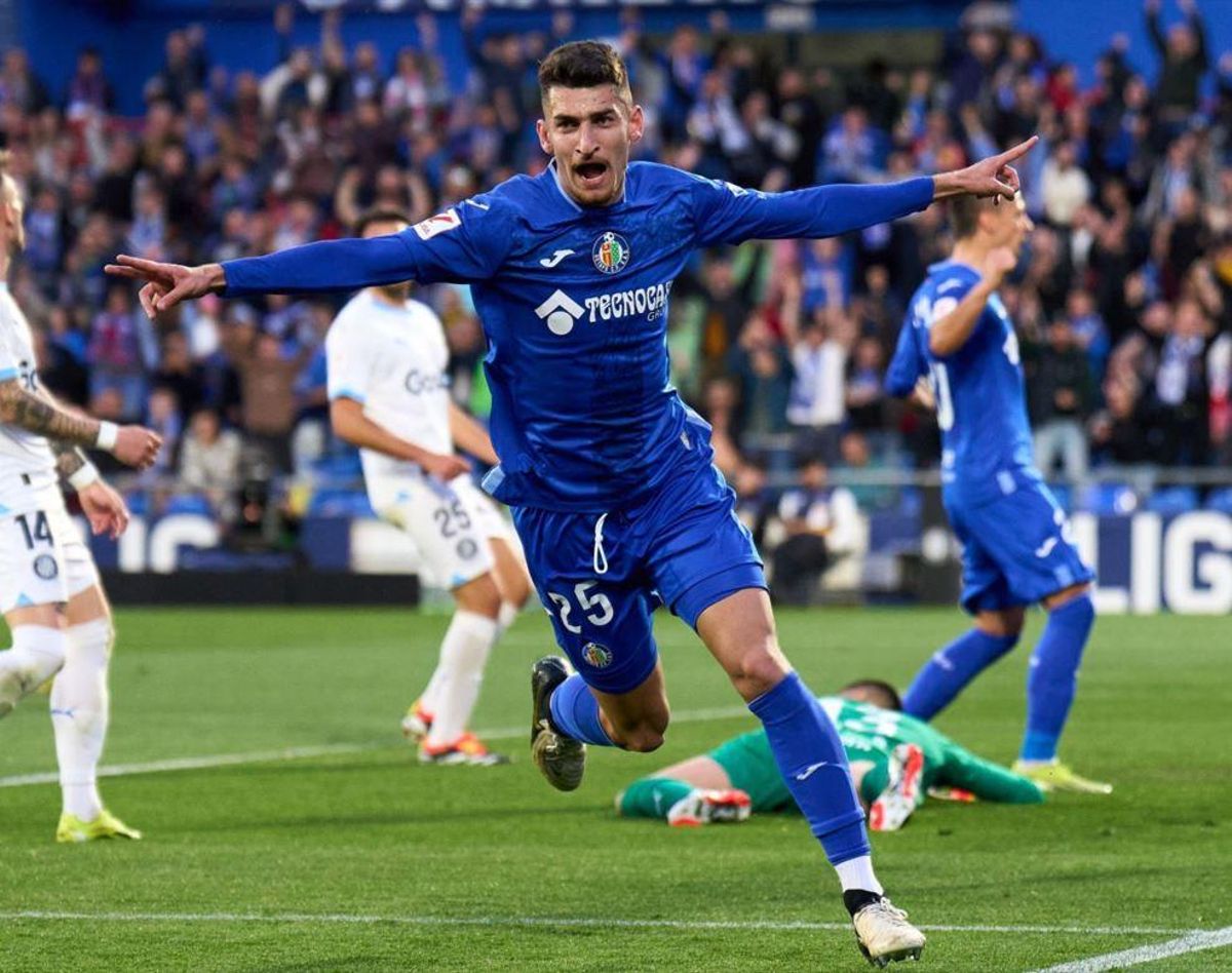 Yellu Santiago celebra un gol con el Getafe