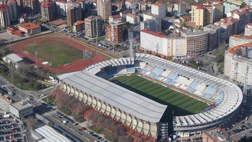 Estadio de Balaídos junto a la pista de atletismo // R. GROBAS