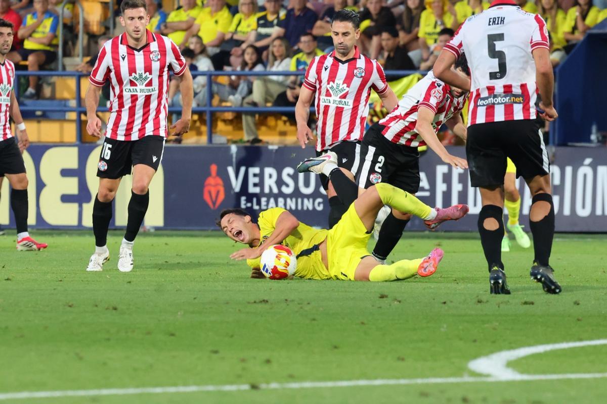 Buena primera parte de un Villarreal B que sufrió bastante más en la segunda parte.