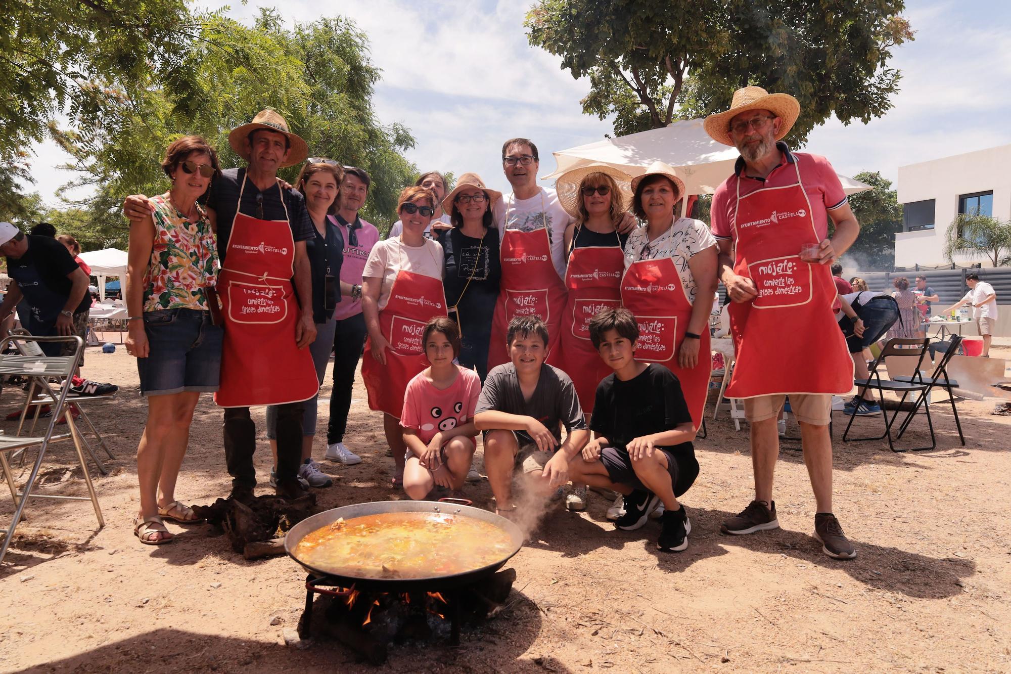 Mil trescientos castellonenses disfrutan del sol y las paellas en el Segon Molí